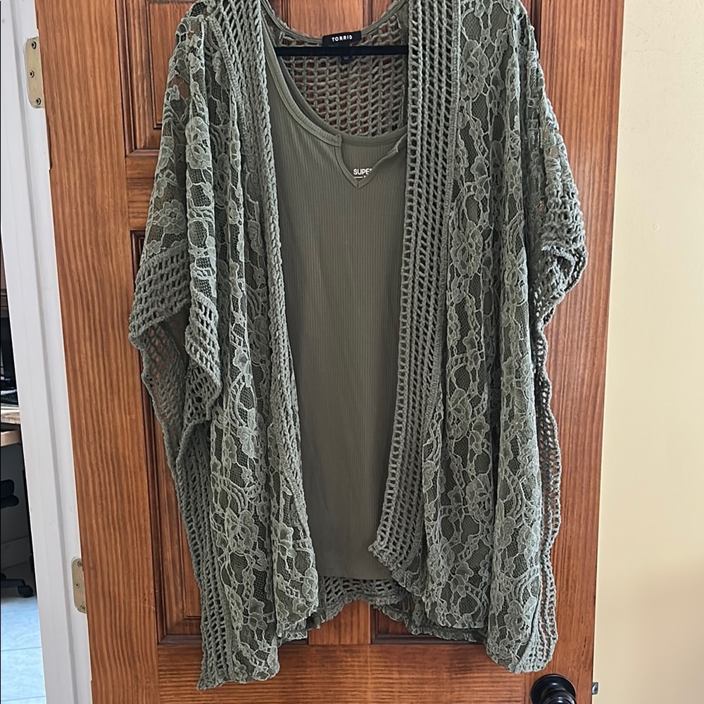 Torrid Green Lace Cardigan/Kimono and Matching Tank Set 1X/2X